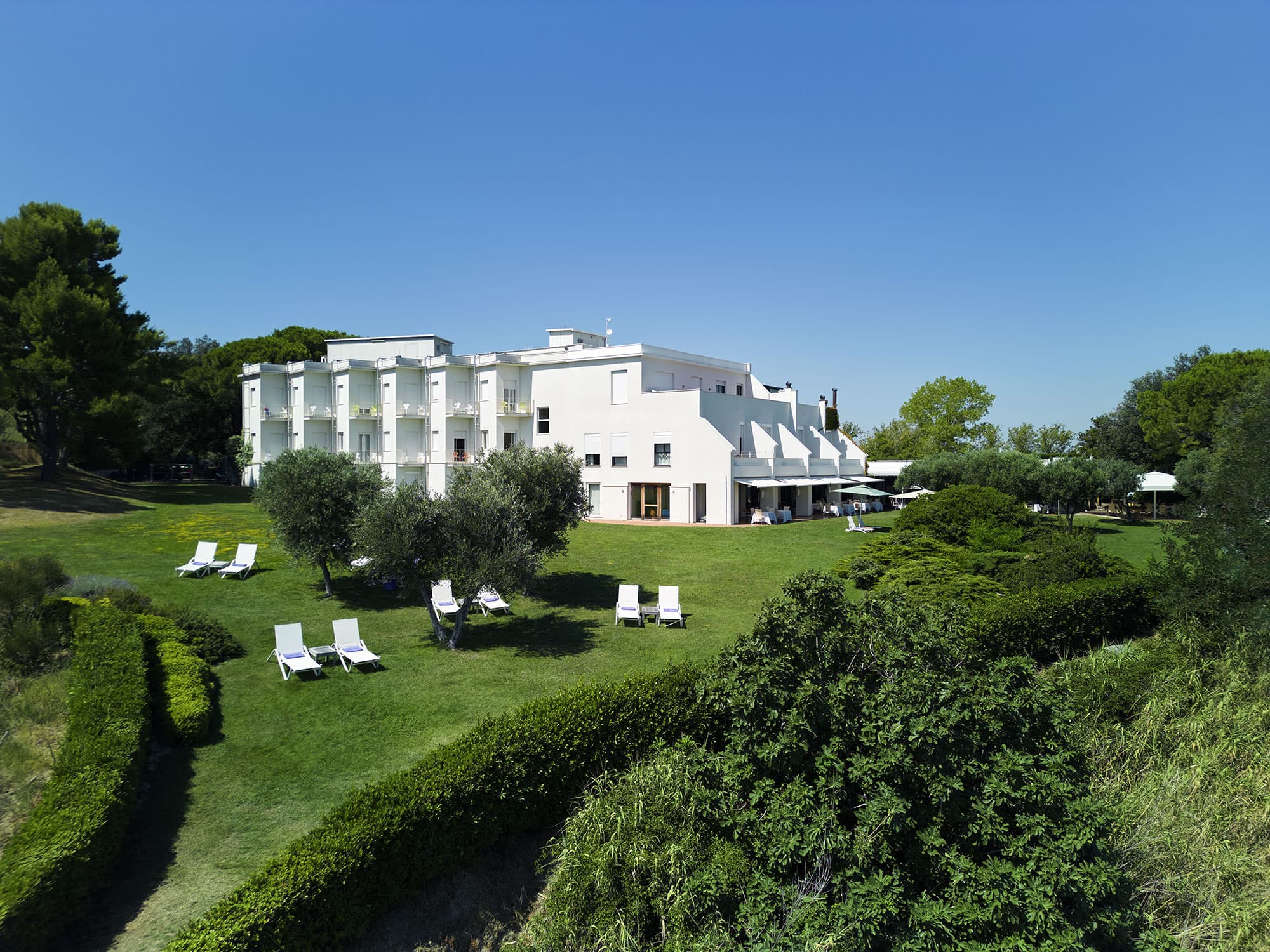 Giugno, il lusso del tempo lento